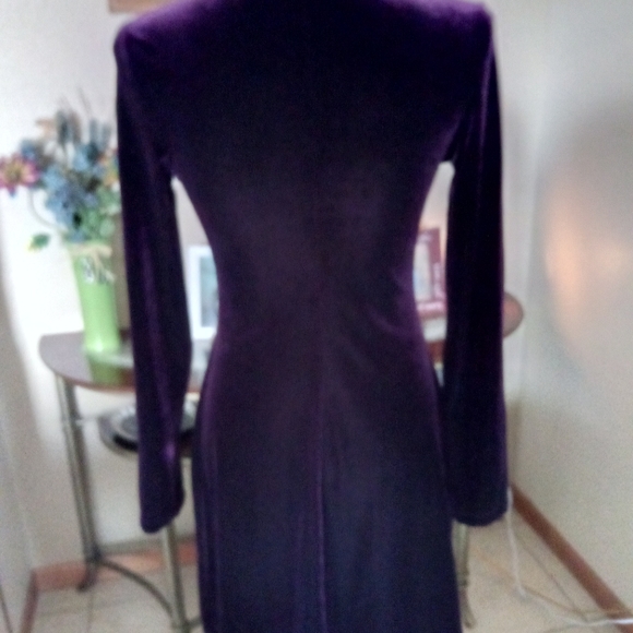 💜VELVET DRESS - Picture 2 of 6